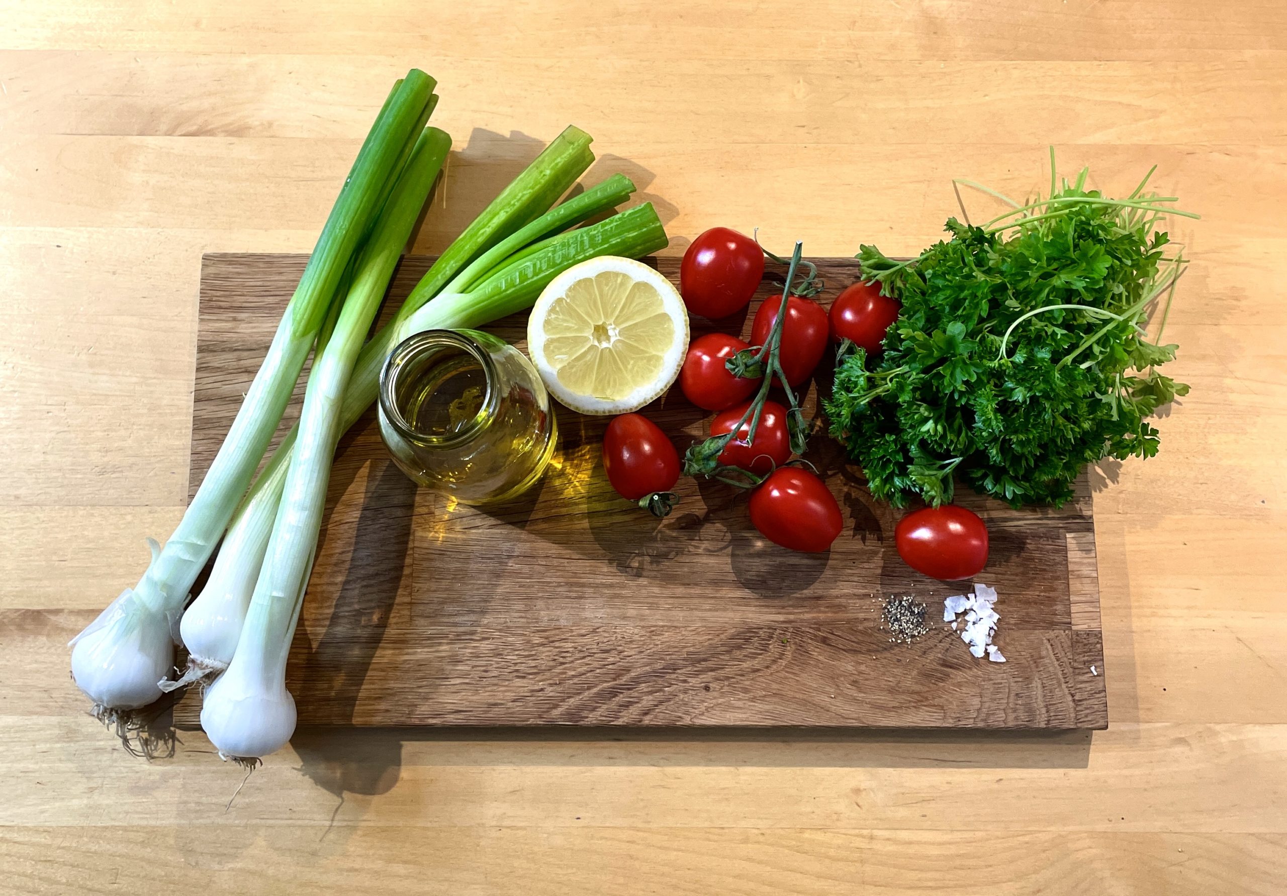 Tabbouleh – En sallad med mycket persilja, lök och hackade tomater